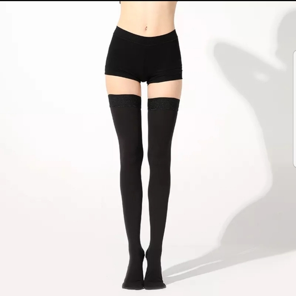 34-46mmHg Compression Stocking - Picture 1 of 3